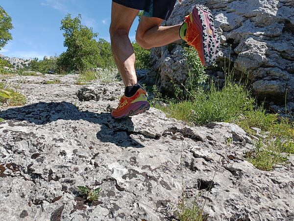 Męskie buty do biegania Hoka M Speedgoat - doskonała przyczepność podeszwy